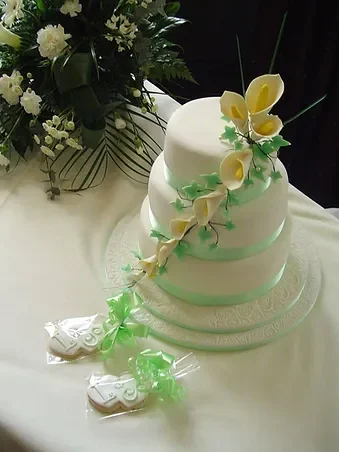 Hallam FM winners wedding cake 2011